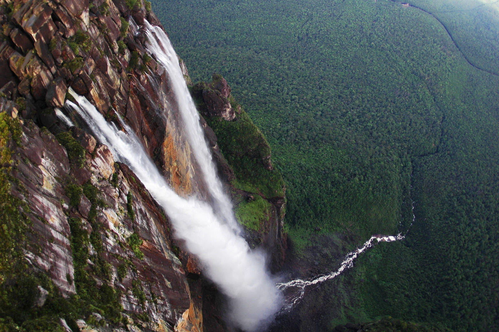 angel-falls-venezuela-spectacular-places